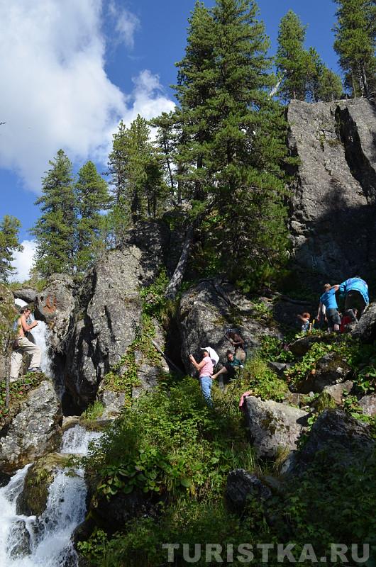 Скалы в ущелье Муехтинского водопада