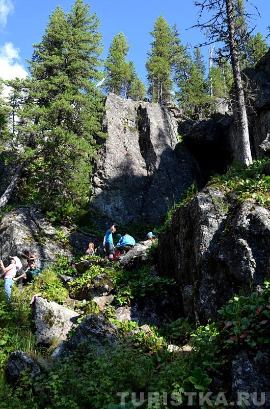 Скалы в ущелье Муехтинского водопада