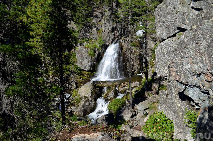 Муехтинский водопад с тропы