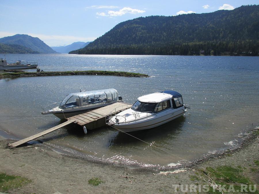Катера на Телецком озере