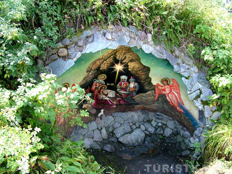 Икона в нише скалы на острове Патмос