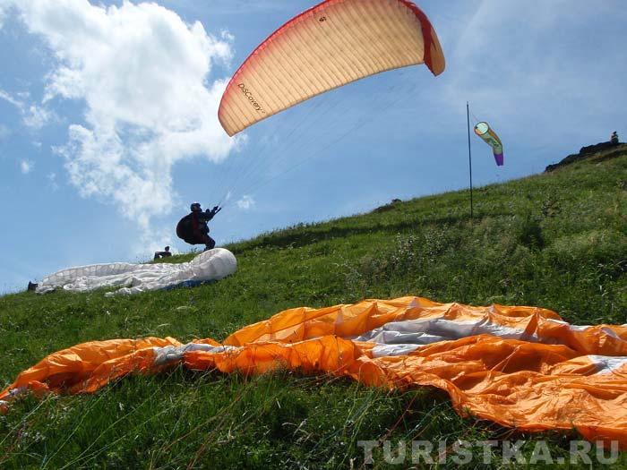 Соревнование парапланеристов