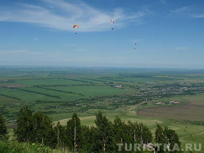 Соревнование парапланеристов