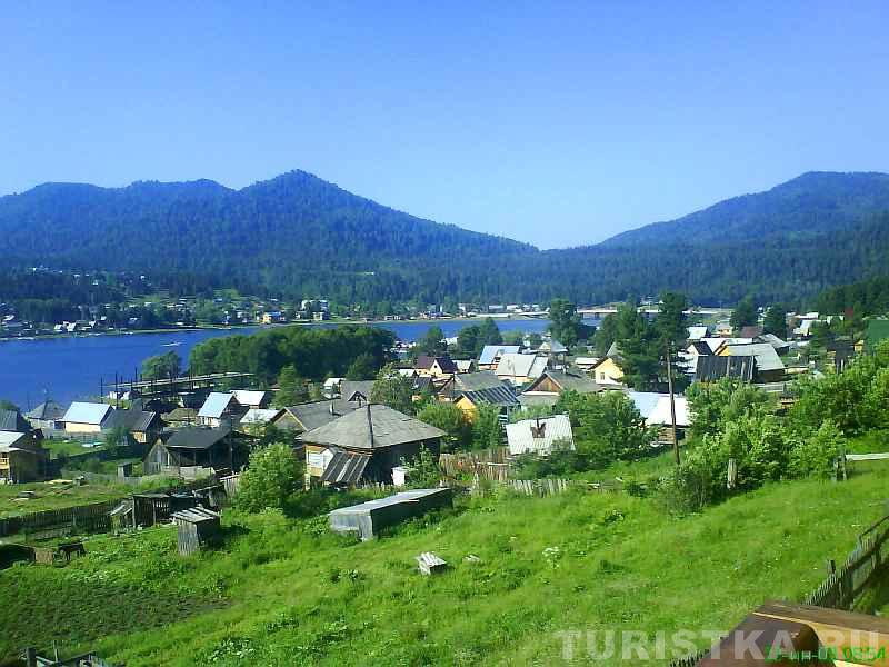 Вид с балкона теплого дома