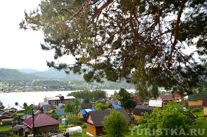 Вид с балкона летнего дома