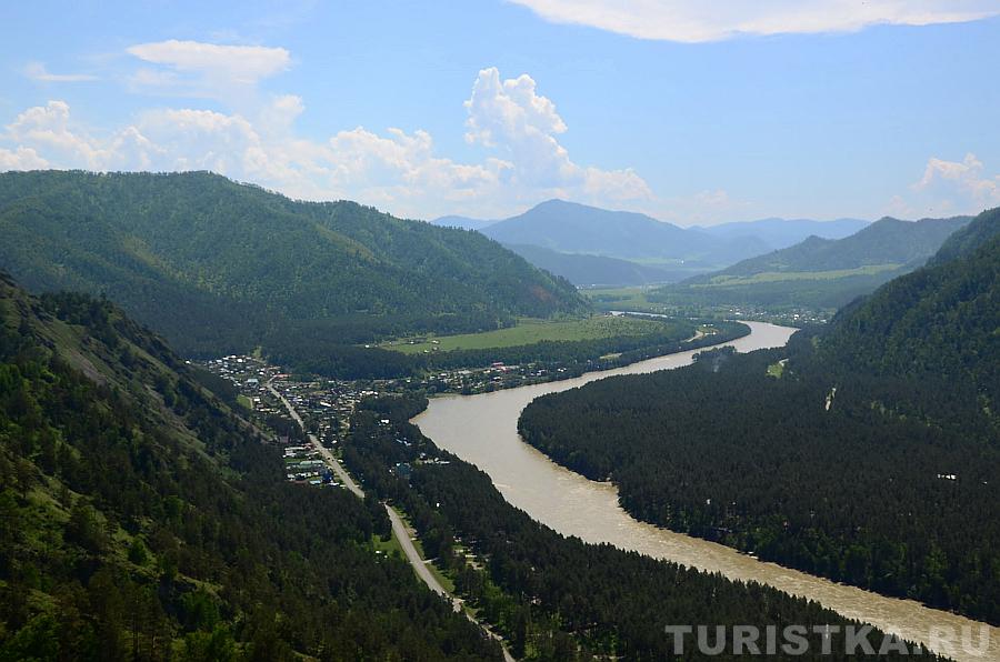 Вид на Катунь и село Узнезя