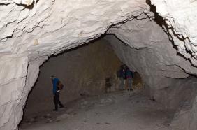 Отдых на Алтае : Чуйский тракт : Белобомская пещера : Входной зал пещеры