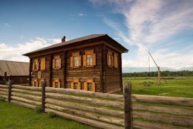 Горный Алтай : Активные туры фирмы Альтаир-Тур : Музей Рериха в Верх-Уймоне