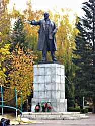 Республика Алтай : Горно-Алтайск : Памятник В.И. Ленину на центральной площади