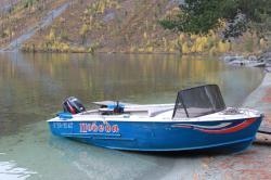 лодка на Нижнем Мультинском озере