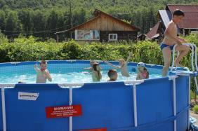 Отдых на Алтае с детьми : Базы и отели в районе озера Ая : Турбаза «Радужный берег» : Бассейн