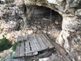 Горный Алтай : Усть-Канская пещера : Вход в пещеру