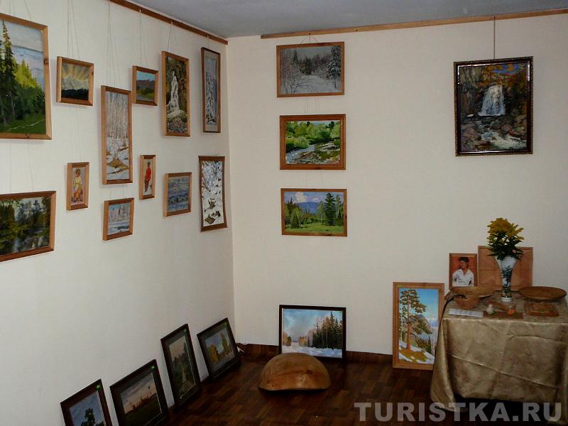 В выставочном зале