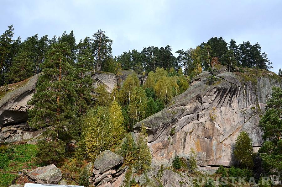 Скалы рядом со скалой Кит