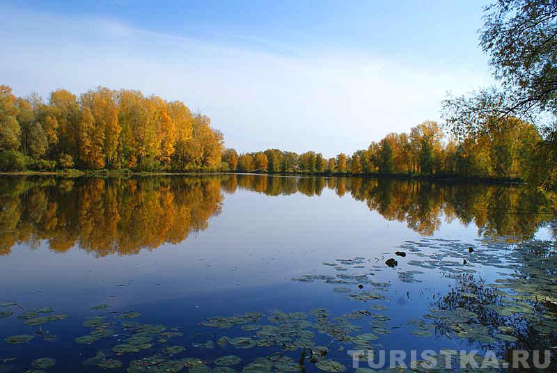 Озеро Черненькое осенью