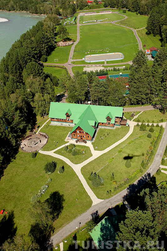 Вид с вертолета на территорию базы отдыха