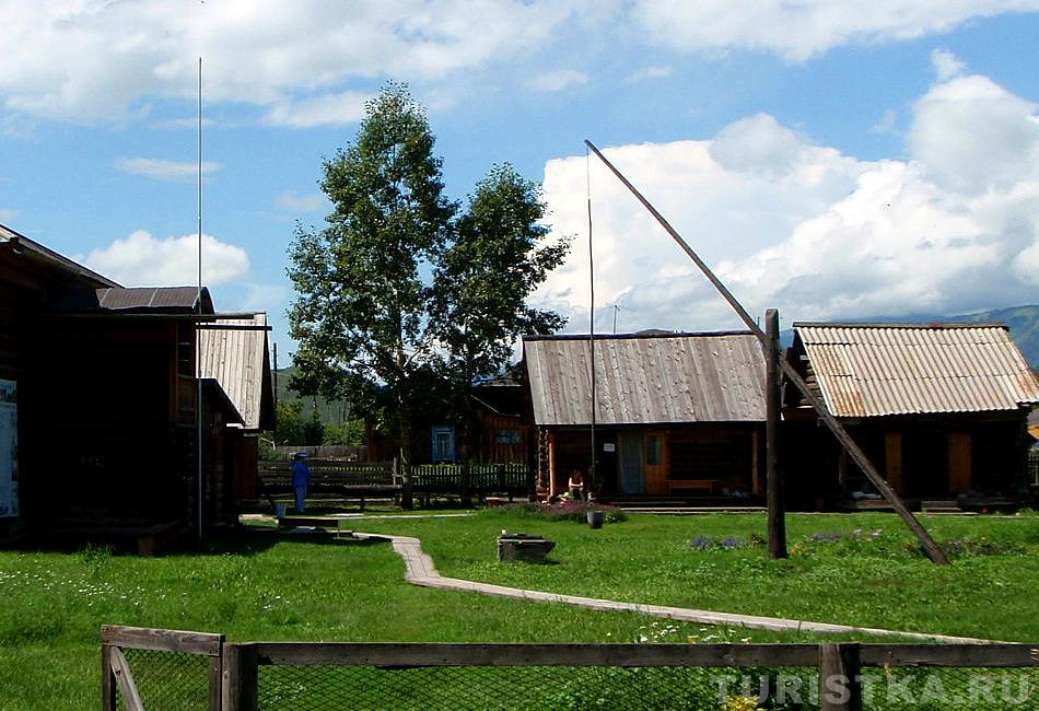 Верх-Уймон : Вид на колодец