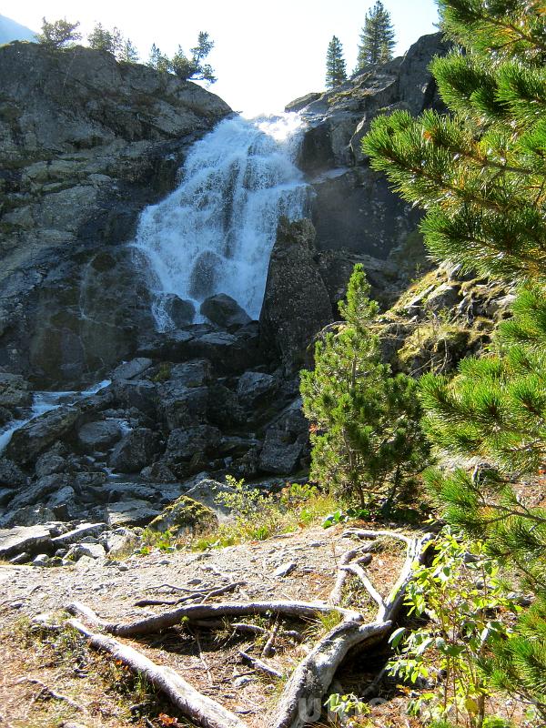 Куйгуксукий водопад