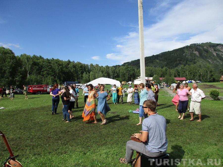 Хороводы с группой Пихто
