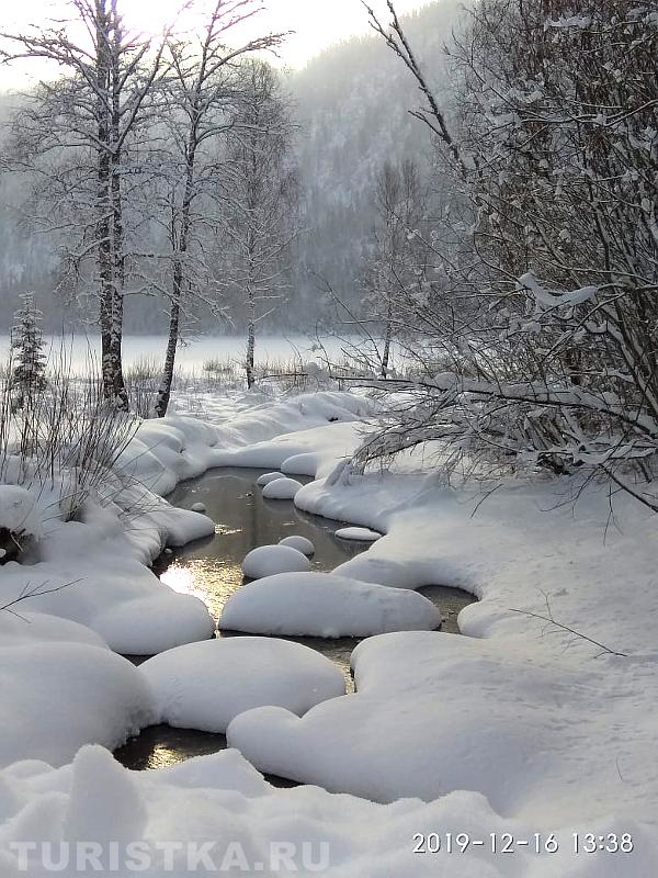 Впадение Третьей речки в Телецкое озеро