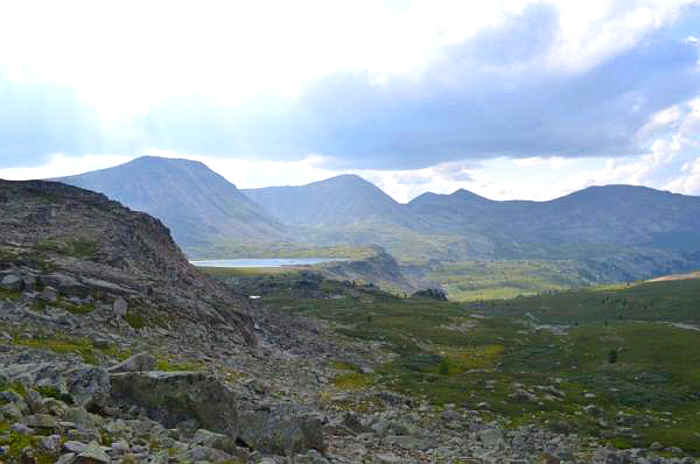 Вид на озеро под перевалом