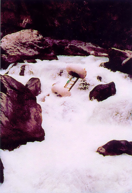 Судно поставило вертикально, чуть не перевернуло через большой радиус