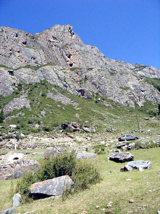 Скалы вдоль рекя Чуя