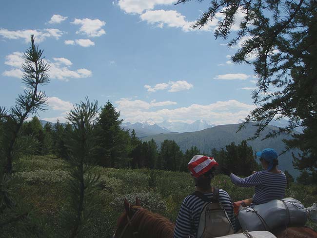 Впереди под облаками - Белуха