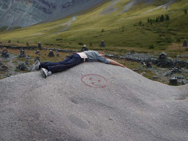 Прислониться к камню, закрыть глаза и помолчать...