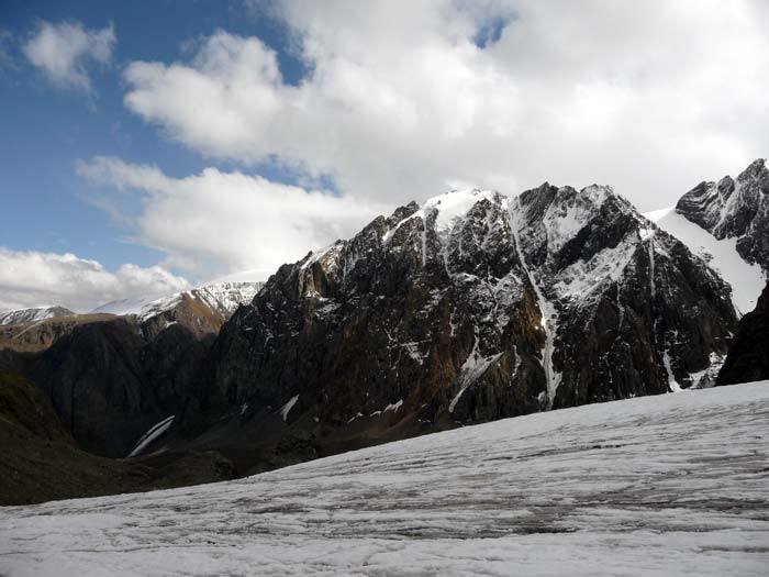 Кара-Таш, вид сбоку