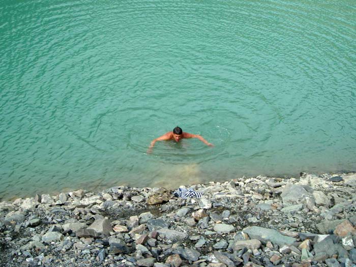 Температура воды +3 -- освежает!