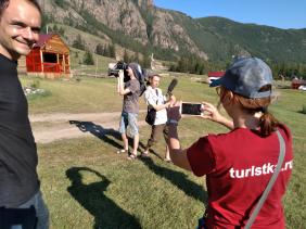 Алтай : Туристка.ру в проекте французского телевидения «Кемпинги мира» 