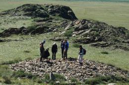 Горный Алтай : Алтайская биосферная экспедиция 2012 : Поиски следов манула в районе древних могил в долине р. Юстыд