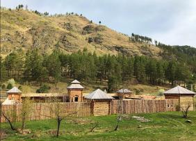 Семейный отдых с детьми на Алтае : Что посмотреть рядом с Чемалом : Форт Куюм