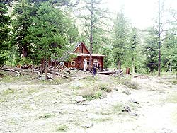 Горный Алтай : Алтаеведение : Коттеджи на правом берегу р.Актру