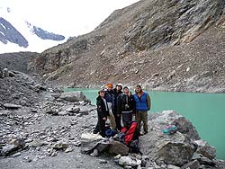 Горный Алтай : Алтаеведение : Групповой портрет на фоне озера