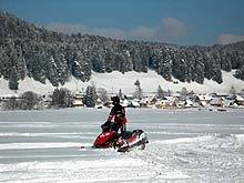 Горный Алтай : Снегоходные гонки на Телецком озере