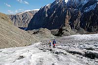 Горный Алтай : Путешествие в ущелье Актру (август 2007) : Ледник Большой Актру. Вдали Купол 3556 м.