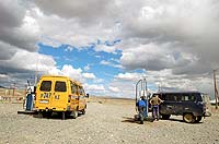 Горный Алтай : Ледники и озера Южно-Чуйского хребта (лето 2007) : В Ортолыке на заправке