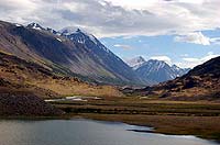 Горный Алтай : Ледники и озера Южно-Чуйского хребта (лето 2007) : Долина реки Чаган. Вдали Джаниикту 3922 м.