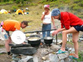 «А что это у нас такое интересное сегодня на ужин?  - Грузинское блюдо - ЖРИЧЁДАЛИ!» :