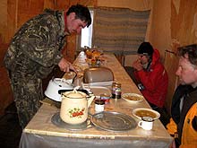 Горный Алтай : Экспедиция на плато Укок : Завтрак в столовой