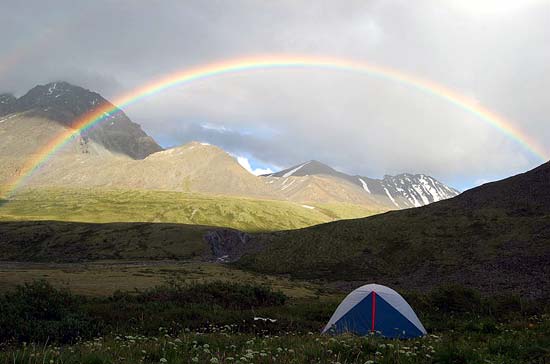 Долина реки Караоюк. Бивак. Радуга.