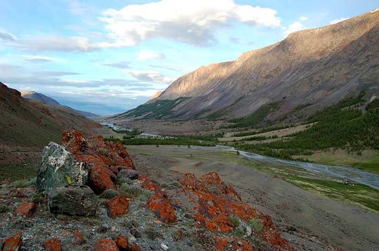 Долина реки Талдура в сторону Бельтира