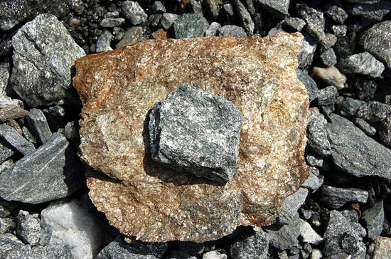 Камни на Талдуринском леднике