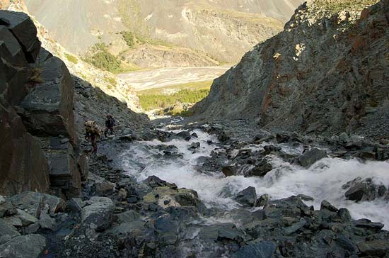Подъем к перевалу Ленинградский (1Б)