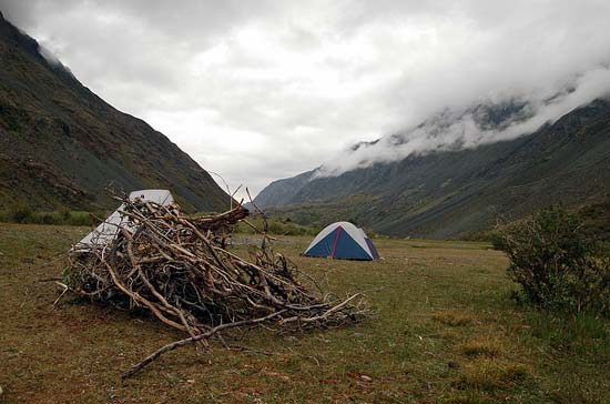 Долина реки Аккол. Озера на морене. Софийский ледник