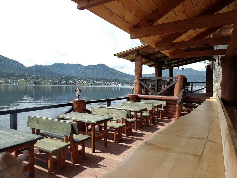 Летняя терраса кафе