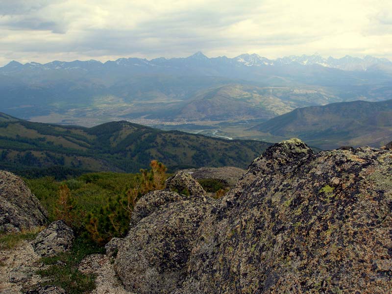 Внизу - село Джазатор (Беляши)