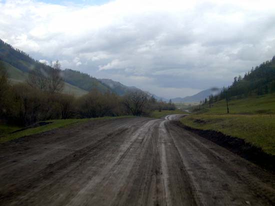 Спуск с Келейского перевала